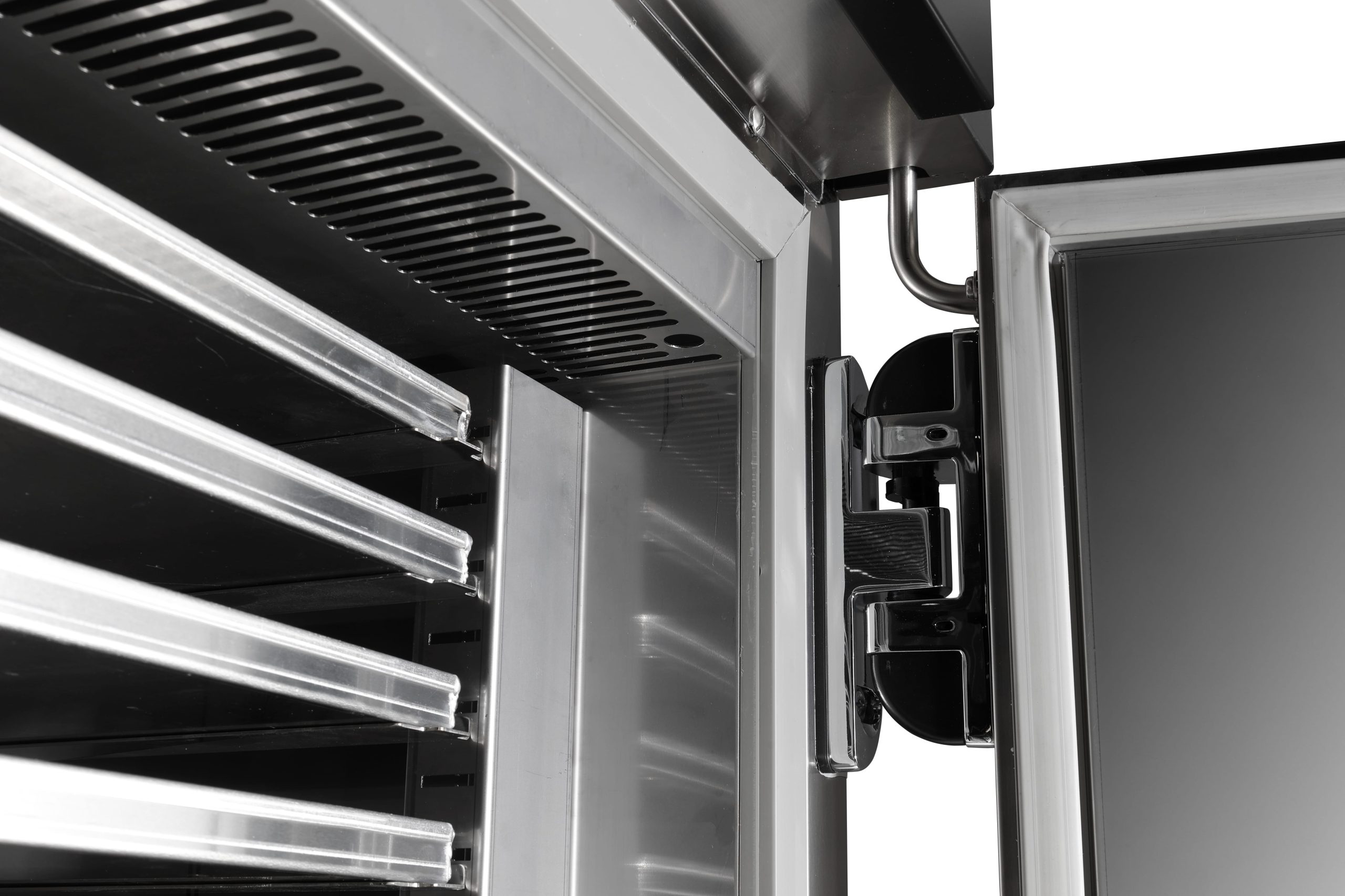 Gestion des stocks dans une pâtisserie avec une armoire réfrigérée